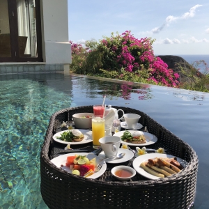 Floating breakfast Amed Bali travel